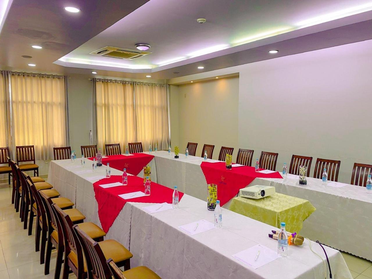 Hoa Binh 1 Hotel Лонгсюен Экстерьер фото