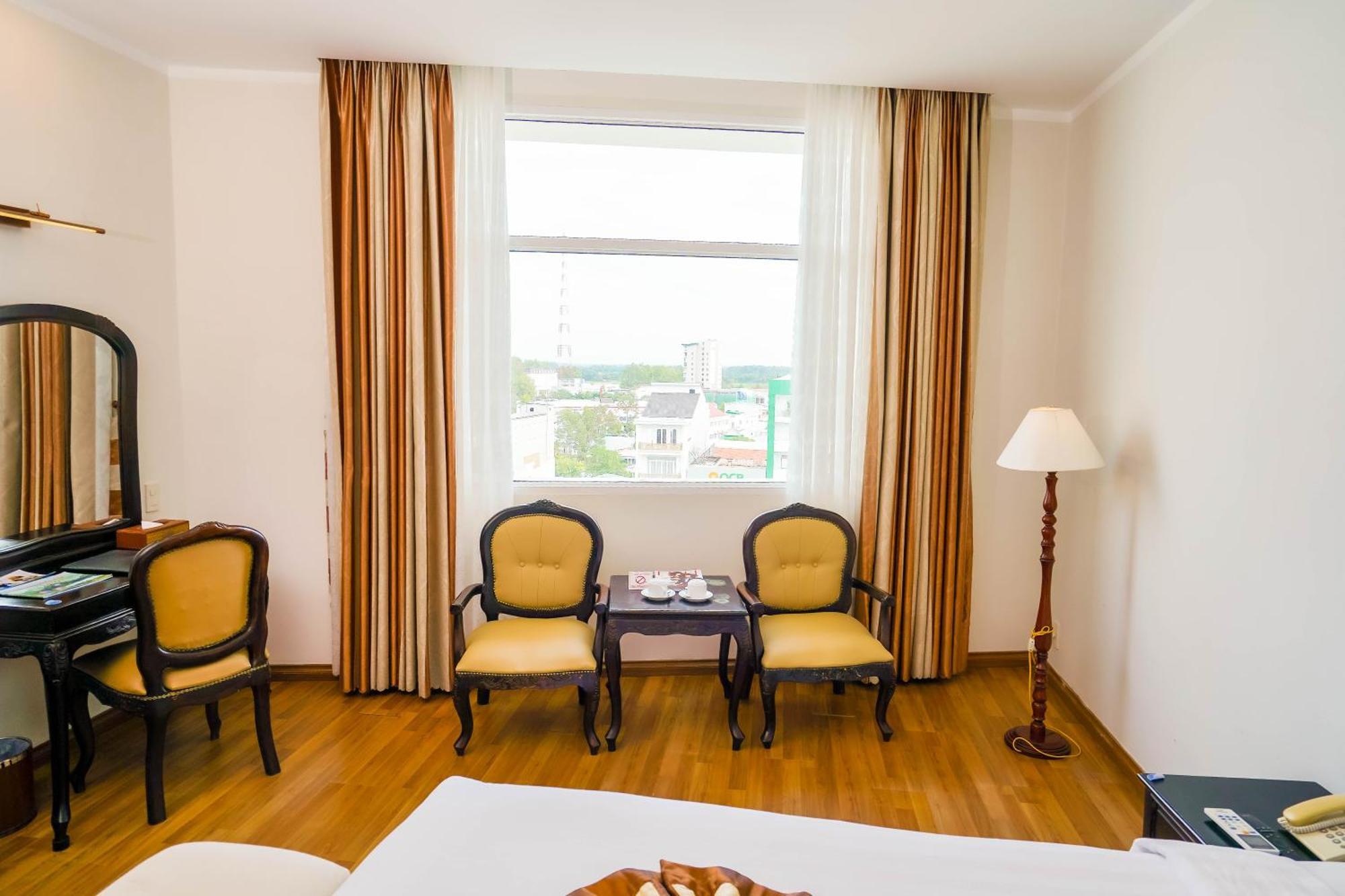 Hoa Binh 1 Hotel Лонгсюен Экстерьер фото