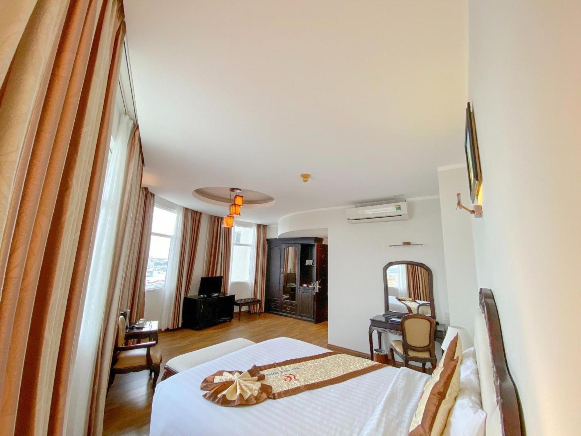 Hoa Binh 1 Hotel Лонгсюен Экстерьер фото